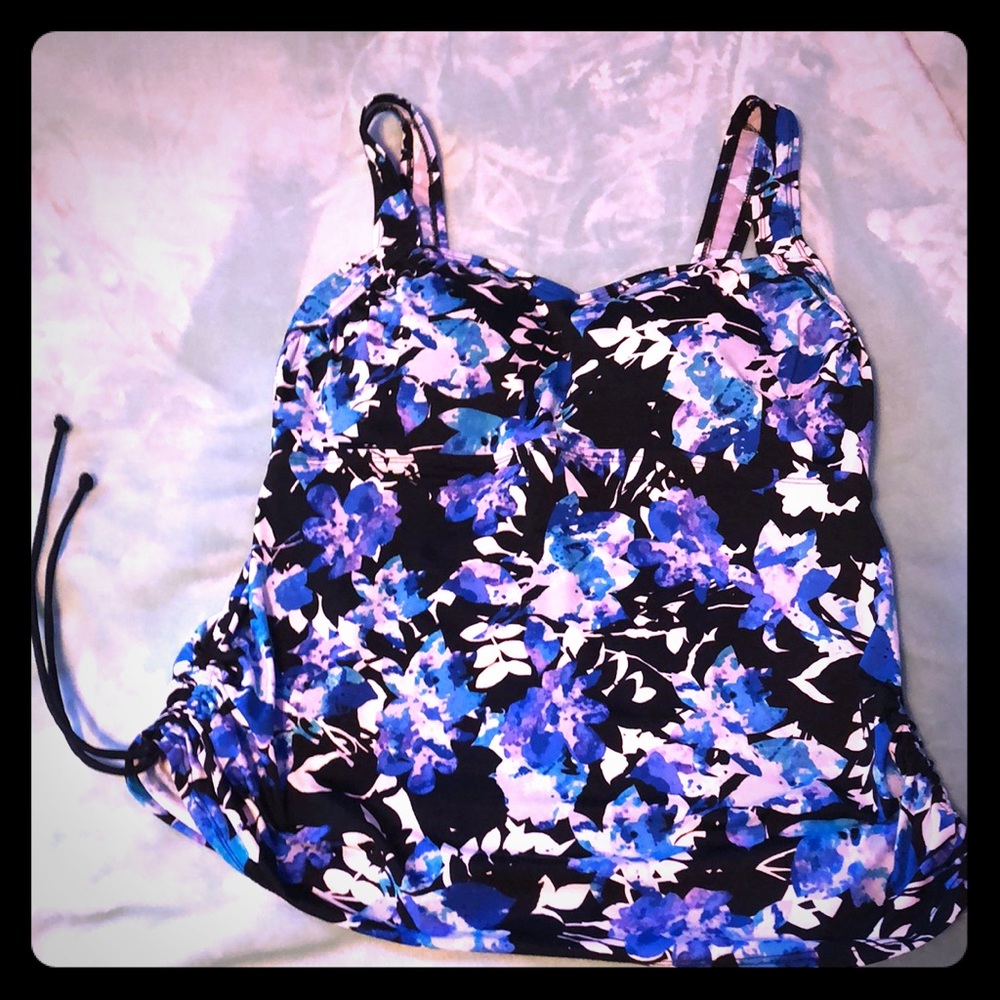 Women’s tankini top